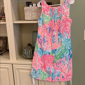 Vguc sz 4 lilly Pulitzer lets cha cha shift